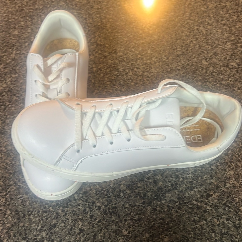 🔥🔥🔥🔥Eden St.  White speckled sole leather sneakers🔥🔥🔥 Sz-6